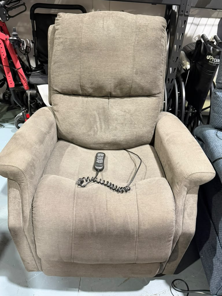 Lift Chair Recliner Model B Pre-Owned